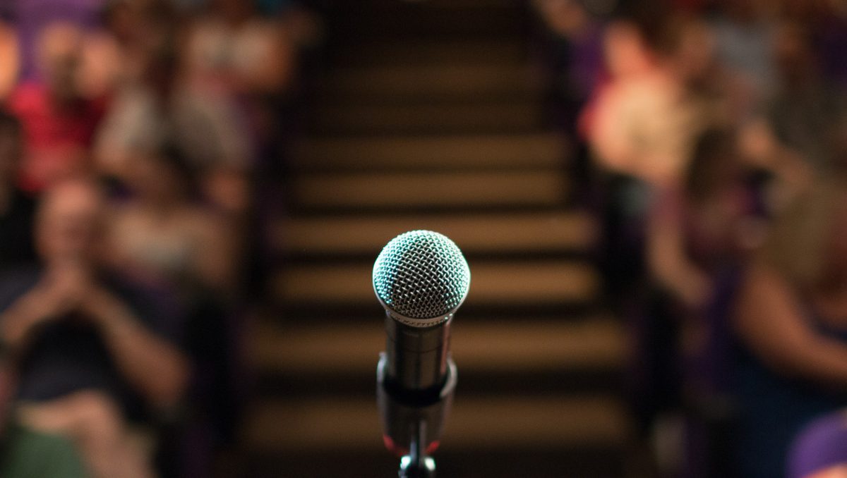 microfone em palco
